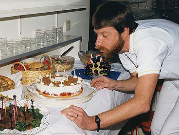 1988: 10-jähriges Jubiläum mit Sahnetorte und Käseigel